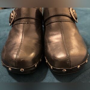 Ladies Black Leather Shoes-Size 9